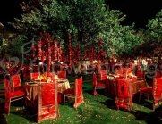 Contemporary-wedding-decor-outdoor